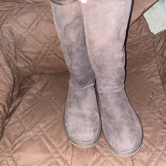 Women Ugg boots size 8 - Picture 7 of 9